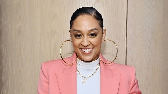 Tia Mowry as the charming ad-agency-specialist-turned-innkeeper, Jen Taylor. Source: youtube.com
